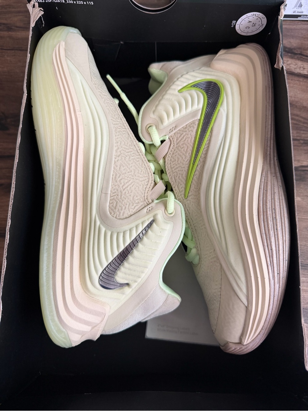 Nike Giannis Freak 7 Le men’s 8 women’s 9.5